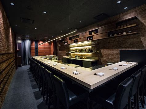 Sushi counter nyc - Bryan Kim. February 26, 2023. When it opened in 2013, Sushi Nakazawa served a 20-course omakase for $150. Now, this upscale West Village sushi spot serves a 21-course meal for $180. Over the span of a decade, that’s a pretty tame price increase (less than inflation, actually). Given the proliferation of other super-high-end sushi spots and ...